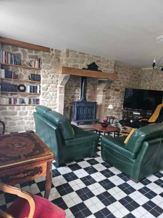 Les 13 Lavoirs D'Antan - Chambre Globe-Trotteur Saint-Pierre-Église Eksteriør billede